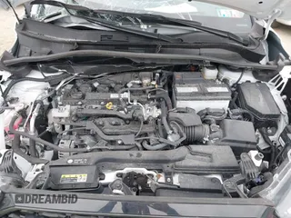 2024 Toyota Corolla Cross LE z VIN 7MUBAABG2RV103930, wystawiony jako IAAI lot #42051280 z przebiegiem 27 541 mil mil oraz . Historia ofert i sprzedaży dostępna na DreamBid. Obrazek 10.