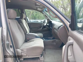 2004 Toyota Tundra SR5 with VIN 5TBET34154S453236, listed as a IAAI auction lot 42034322 with 209,028 mi miles and . Bid and sale history available at carsss.com. Image 5.