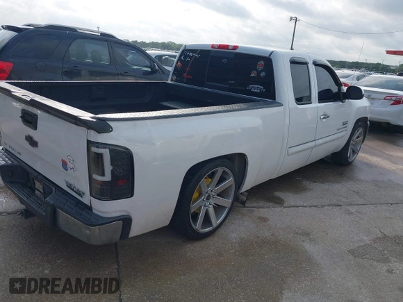 2013 Chevrolet Silverado 1500 LT with VIN 1GCRCSE05DZ366248, listed as a IAAI auction lot 42122068 with 233,316 mi miles and . Bid and sale history available at DreamBid. Image 4.