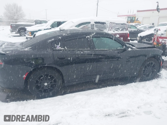 2015 Dodge Charger SXT with VIN 2C3CDXJG8FH746291, listed as a IAAI auction lot 41102488 with 189,971 mi miles. Bid and sale history available at carsss.com. Image 13.