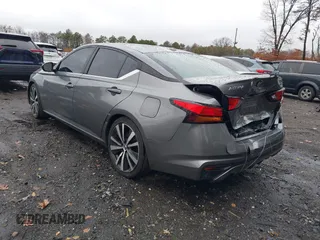 2020 Nissan Altima 2.5 SR with VIN 1N4BL4CV6LC259910, listed as a IAAI auction lot 40876729 with 68,363 mi miles. Bid and sale history available at carsss.com. Image 3.