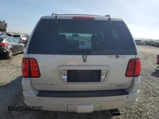 2005 Lincoln Navigator Luxury z VIN 5LMFU27535LJ20448, wystawiony jako Copart lot #45606605 z przebiegiem 221 452 mil mil oraz Czysty tytuł • Clean title. Historia ofert i sprzedaży dostępna na DreamBid. Obrazek 6.