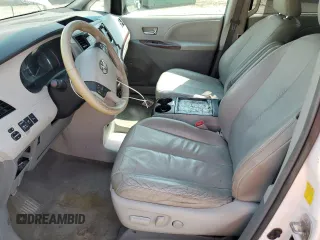 2011 Toyota Sienna XLE с VIN 5TDDK3DC4BS004280, выставлен на аукционе Copart как лот 59297345 с пробегом 173 890 миль миль и Списание • Salvage title. История ставок и продаж доступна на DreamBid. Изображение 7.