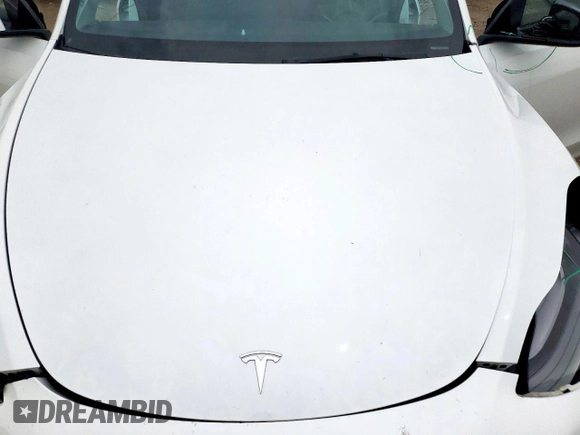 2024 Tesla Model Y Performance z VIN 7SAYGDEF0RA266605, wystawiony jako Copart lot #57820905 z przebiegiem Nie podano mil oraz Szkoda całkowita • Salvage title. Historia ofert i sprzedaży dostępna na DreamBid. Obrazek 11.
