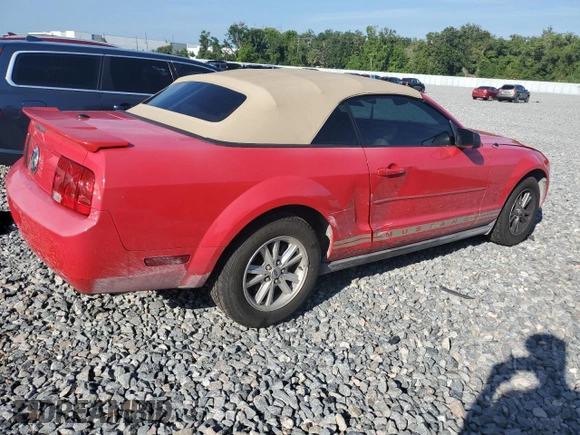 2007 Ford Mustang Deluxe z VIN 1ZVFT84N975296099, wystawiony jako Copart lot #58169845 z przebiegiem 108 251 mil mil oraz Szkoda całkowita • Salvage title. Historia ofert i sprzedaży dostępna na DreamBid. Obrazek 3.