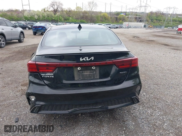 2023 Kia Forte GT-Line z VIN 3KPF54ADXPE627228, wystawiony jako IAAI lot #42022939 z przebiegiem 50 574 mil mil oraz . Historia ofert i sprzedaży dostępna na DreamBid. Obrazek 17.