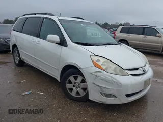 2010 Toyota Sienna XLE with VIN 5TDYK4CCXAS315235, listed as a IAAI auction lot 41451211 with 190,189 mi miles and . Bid and sale history available at carsss.com. Image 1.