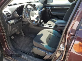 2014 Kia Sorento LX with VIN 5XYKT4A67EG428336, listed as a Copart auction lot 53906355 with 260,530 mi miles and Clean Title. Bid and sale history available at carsss.com. Image 7.