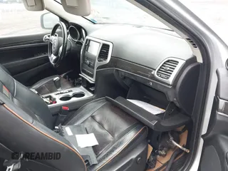 2011 Jeep Grand Cherokee Laredo with VIN 1J4RR4GG6BC646405, listed as a IAAI auction lot 42193470 with Not provided miles and . Bid and sale history available at DreamBid. Image 5.
