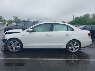 2016 Volkswagen Jetta GLI SE с VIN 3VW4T7AJ6GM413621, выставлен на аукционе IAAI как лот 42199927 с пробегом 87 696 миль миль и . История ставок и продаж доступна на DreamBid. Изображение 14.