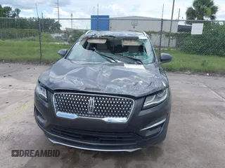 2019 Lincoln MKC Reserve z VIN 5LMCJ3C99KUL03532, wystawiony jako IAAI lot #42595874 z przebiegiem 80 875 mil mil oraz . Historia ofert i sprzedaży dostępna na DreamBid. Obrazek 6.