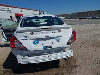 2019 Nissan Versa Sedan SV with VIN 3N1CN7AP5KL828802, listed as a IAAI auction lot 41738724 with 80,128 mi miles. Bid and sale history available at carsss.com. Image 6.