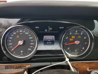 2017 Mercedes-Benz E 300 Luxury with VIN WDDZF4KB9HA119091, listed as a Copart auction lot 47173135 with 35,102 mi miles and Salvage Title. Bid and sale history available at DreamBid. Image 9.