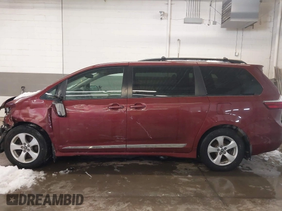 2019 Toyota Sienna LE Auto Access Seat with VIN 5TDKZ3DC9KS015195, listed as a IAAI auction lot 41586900 with 74,132 mi miles and . Bid and sale history available at DreamBid. Image 15.