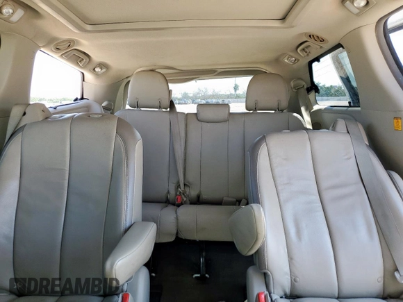 2013 Toyota Sienna XLE AAS z VIN 5TDYK3DC6DS315505, wystawiony jako Copart lot #58428475 z przebiegiem 140 140 mil mil oraz Szkoda całkowita • Salvage title. Historia ofert i sprzedaży dostępna na DreamBid. Obrazek 10.