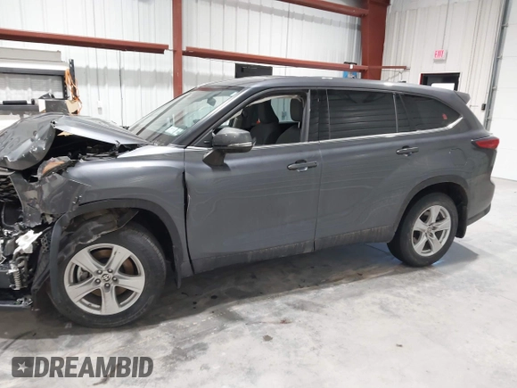 2020 Toyota Highlander LE with VIN 5TDBZRBH3LS038023, listed as a IAAI auction lot 41832407 with 48,213 mi miles and . Bid and sale history available at DreamBid. Image 14.