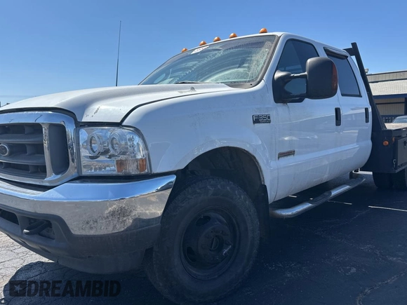 2003 Ford F-350 with VIN 1FDWW37P93EC03534, listed as a Copart auction lot 50217135 with 123,606 mi miles and Clean title. Bid and sale history available at DreamBid. Image 2.