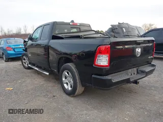 2019 Ram 1500 Tradesman с VIN 1C6SRFCT6KN743475, выставлен на аукционе IAAI как лот 41015557 с пробегом 77 435 миль миль и . История ставок и продаж доступна на DreamBid. Изображение 3.
