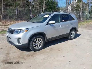 2014 Kia Sorento LX with VIN 5XYKTCA66EG506003, listed as a IAAI auction lot 42155293 with 178,956 mi miles. Bid and sale history available at carsss.com. Image 2.