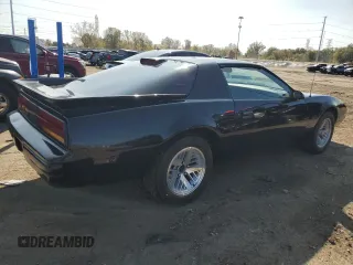1989 Pontiac Firebird with VIN 1G2FS21E6KL245532, listed as a Copart auction lot 77085424 with 134,957 mi miles and Clean title. Bid and sale history available at DreamBid. Image 3.