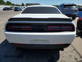 2019 Dodge Challenger R/T Scat Pack Widebody z VIN 2C3CDZFJ3KH740893, wystawiony jako Copart lot #59661204 z przebiegiem 78 203 mil mil oraz Szkoda całkowita • Salvage title. Historia ofert i sprzedaży dostępna na DreamBid. Obrazek 6.