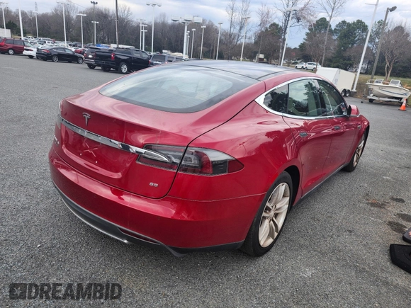 2013 Tesla Model S с VIN 5YJSA1DN6DFP26504, выставлен на аукционе IAAI как лот 41703859 с пробегом 135 552 миль миль и . История ставок и продаж доступна на DreamBid. Изображение 4.