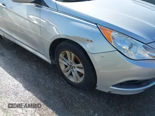 2014 Hyundai Sonata GLS with VIN 5NPEB4AC4EH897513, listed as a IAAI auction lot 41953553 with 209,502 mi miles and . Bid and sale history available at DreamBid. Image 6.