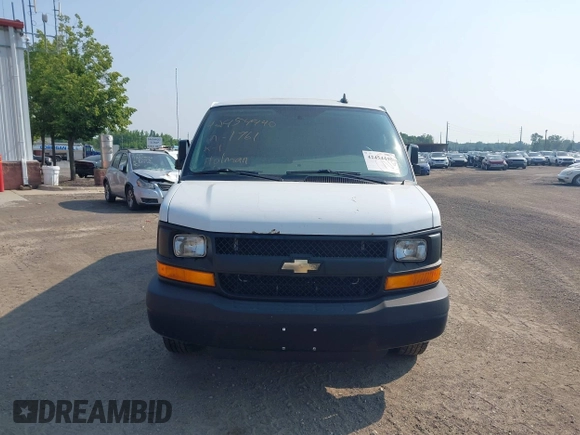 2016 Chevrolet Express Cargo z VIN 1GCWGAFF5G1131761, wystawiony jako IAAI lot #42454440 z przebiegiem 202 356 mil mil oraz . Historia ofert i sprzedaży dostępna na DreamBid. Obrazek 12.