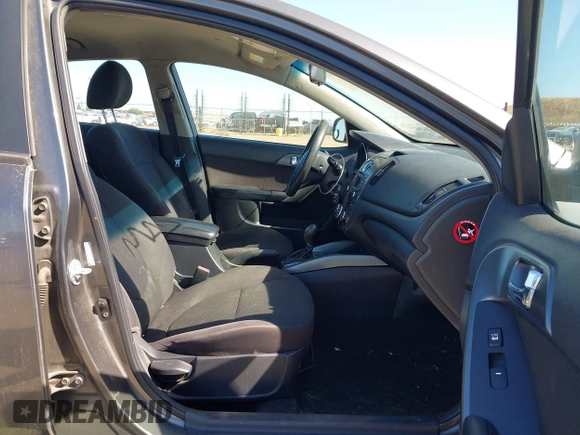 2013 Kia Forte EX with VIN KNAFU4A2XD5729960, listed as a IAAI auction lot 42208276 with 288,080 mi miles. Bid and sale history available at carsss.com. Image 5.