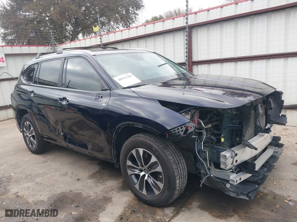 2023 Toyota Highlander L with VIN 5TDKDRBH7PS012979, listed as a IAAI auction lot 40931385 with 69,613 mi miles. Bid and sale history available at carsss.com. Image 14.