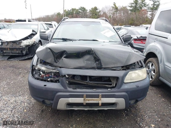 2006 Volvo XC70 with VIN YV4SZ592261239677, listed as a IAAI auction lot 41771235 with 239,475 mi miles. Bid and sale history available at carsss.com. Image 6.