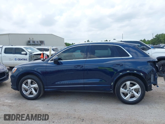 2020 Audi Q3 Premium z VIN WA1AECF34L1104864, wystawiony jako IAAI lot #42266118 z przebiegiem 43 024 mil mil oraz . Historia ofert i sprzedaży dostępna na DreamBid. Obrazek 15.