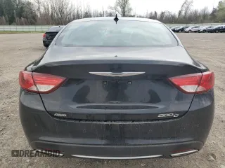 2015 Chrysler 200 C z VIN 1C3CCCEG6FN543638, wystawiony jako Copart lot #54553705 z przebiegiem 54 056 mil mil oraz Szkody całkowita. Historia ofert i sprzedaży dostępna na DreamBid. Obrazek 6.