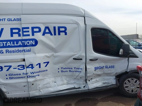 2022 Ford E-Transit Cargo z VIN 1FTBW3XK4NKA09599, wystawiony jako IAAI lot #41562551 z przebiegiem 58 035 mil mil oraz . Historia ofert i sprzedaży dostępna na DreamBid. Obrazek 13.