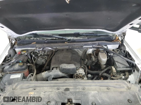 2018 GMC Sierra 2500HD SLE z VIN 1GT22SEG0JZ239825, wystawiony jako Copart lot #50648115 z przebiegiem 77 851 mil mil oraz Szkoda całkowita • Salvage title. Historia ofert i sprzedaży dostępna na DreamBid. Obrazek 11.