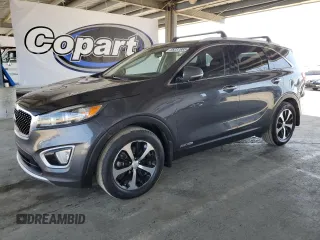 2017 Kia Sorento EX z VIN 5XYPHDA57HG272852, wystawiony jako Copart lot #56237665 z przebiegiem 129 303 mil mil oraz Czysty tytuł • Clean title. Historia ofert i sprzedaży dostępna na DreamBid. Obrazek 1.