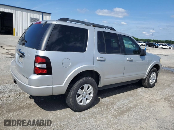 2010 Ford Explorer XLT z VIN 1FMEU6DEXAUA35346, wystawiony jako Copart lot #58806935 z przebiegiem 159 583 mil mil oraz Czysty tytuł • Clean title. Historia ofert i sprzedaży dostępna na DreamBid. Obrazek 3.