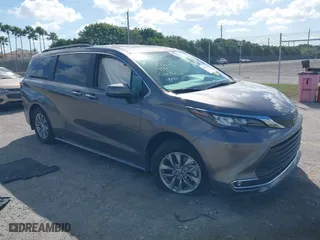 2024 Toyota Sienna XLE with VIN 5TDJRKEC9RS224497, listed as a IAAI auction lot 41586398 with 8,935 mi miles. Bid and sale history available at carsss.com. Image 1.