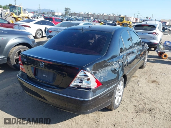 2007 Mercedes-Benz C with VIN WDBRF54J07F839688, listed as a IAAI auction lot 42157558 with 138,518 mi miles and . Bid and sale history available at DreamBid. Image 4.