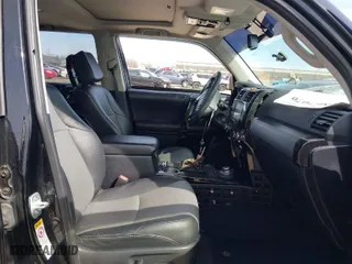 2016 Toyota 4Runner Limited with VIN JTEBU5JR8G5290018, listed as a IAAI auction lot 41867076 with 135,355 mi miles. Bid and sale history available at carsss.com. Image 5.