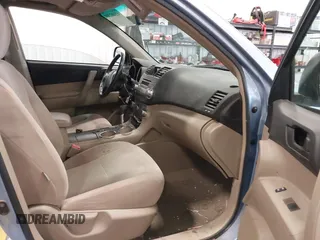 2009 Toyota Highlander z VIN JTEES41A692125192, wystawiony jako IAAI lot #42407380 z przebiegiem 362 168 mil mil oraz . Historia ofert i sprzedaży dostępna na DreamBid. Obrazek 5.