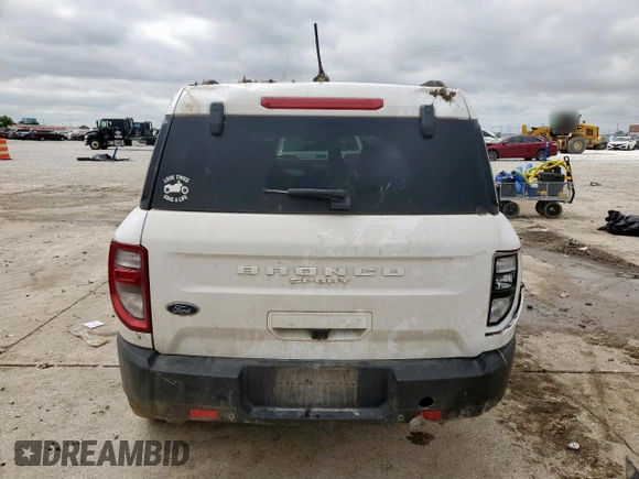 2022 Ford Bronco Sport Big Bend z VIN 3FMCR9B63NRE05300, wystawiony jako Copart lot #56111575 z przebiegiem 68 395 mil mil oraz Szkoda całkowita • Salvage title. Historia ofert i sprzedaży dostępna na DreamBid. Obrazek 6.