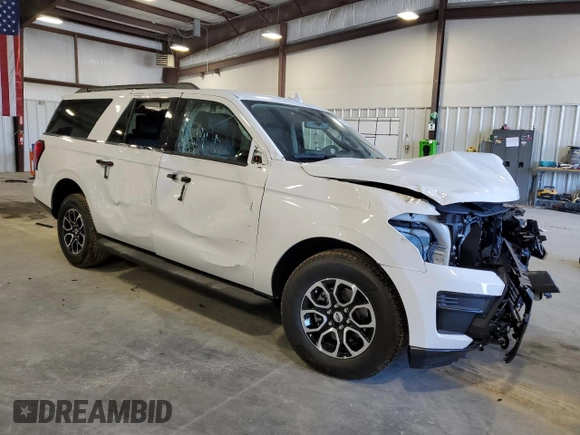 2024 Ford Expedition Max XLT with VIN 1FMJK1H8XREB02917, listed as a Copart auction lot 88500205 with 2,632 mi miles and Salvage Title. Bid and sale history available at DreamBid. Image 4.