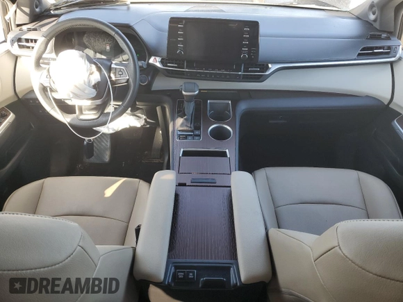 2024 Toyota Sienna XLE with VIN 5TDJSKFC4RS121247, listed as a Copart auction lot 47363055 with 33,364 mi miles and Salvage Title. Bid and sale history available at DreamBid. Image 8.
