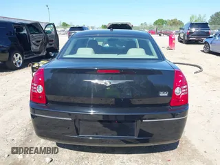 2008 Chrysler 300 Touring with VIN 2C3LA53G78H272475, listed as a IAAI auction lot 41998387 with 177,858 mi miles. Bid and sale history available at carsss.com. Image 15.