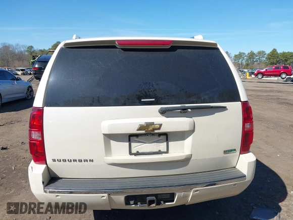 2010 Chevrolet Suburban LTZ with VIN 1GNUKKE32AR273522, listed as a IAAI auction lot 41820739 with 139,406 mi miles. Bid and sale history available at carsss.com. Image 16.
