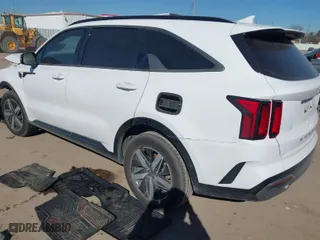 2021 Kia Sorento S with VIN 5XYRL4LC8MG009072, listed as a IAAI auction lot 41414914 with 97,783 mi miles. Bid and sale history available at carsss.com. Image 3.