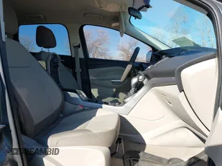2014 Ford Escape SE with VIN 1FMCU0GX6EUA77052, listed as a IAAI auction lot 41344294 with 223,184 mi miles. Bid and sale history available at carsss.com. Image 5.