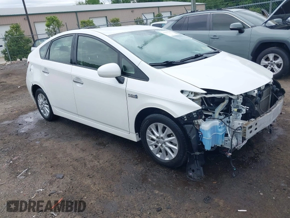 2014 Toyota Prius with VIN JTDKN3DP6E3055058, listed as a IAAI auction lot 42233555 with 133,718 mi miles and . Bid and sale history available at DreamBid. Image 1.