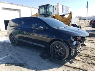 2023 Chrysler Pacifica Hybrid Limited with VIN 2C4RC1S77PR501630, listed as a Copart auction lot 46143825 with 39,419 mi miles and Salvage title. Bid and sale history available at DreamBid. Image 4.